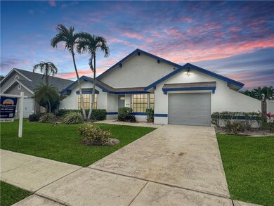 22750 Pickerel Cir, Boca Raton, FL 33428 - photo 2