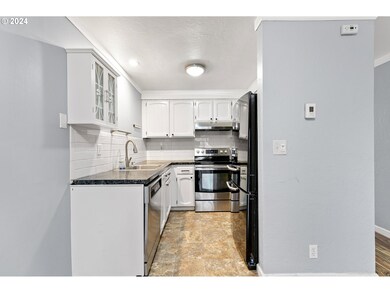 1710 Minda Dr, Eugene, OR 97401 - photo 7