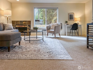 12311 Roosevelt Way NE unit B, Seattle, WA 98125 - photo 5