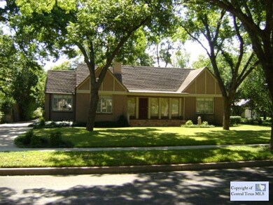 915 W San Antonio St, San Marcos, TX 78666 - photo 2