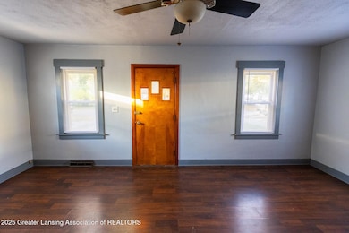 736 Fenton St, Lansing, MI 48910 - photo 2