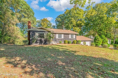 1504 Whitower Dr, Knoxville, TN 37919 - photo 2