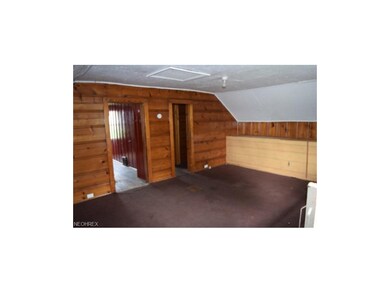 open area outside of bedrooms on 2nd floor