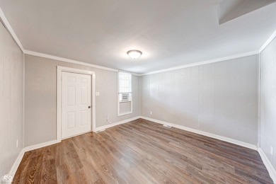 930 Union St, Columbus, IN 47201 - photo 3