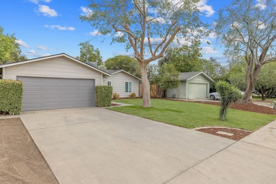 4024 W Howard Ave, Visalia, CA 93277 - photo 3