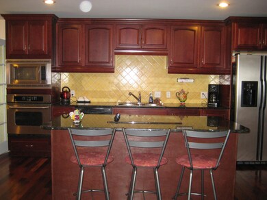 KITCHEN ISLAND