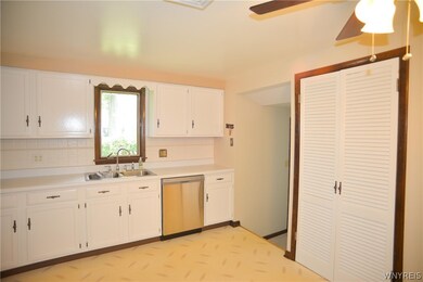 428 Fairmont Ave, North Tonawanda, NY 14120 - photo 3