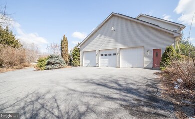 30 Gina Ct, Sykesville, MD 21784 - photo 2