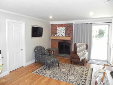 9 Greenbrier Rd, Greenville, RI 02828 - photo 4