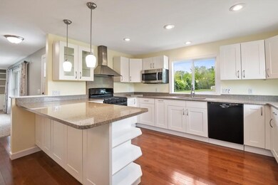 03_3892SnowRoad_5_Kitchen_LowRes
