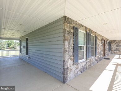 445 Quaint Swan Dale Dr, Martinsburg, WV 25404 - photo 5