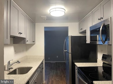 1805 Falcon Ct, Severn, MD 21144 - photo 5