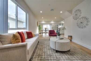 11726 Hamlin St, North Hollywood, CA 91606 - photo 3