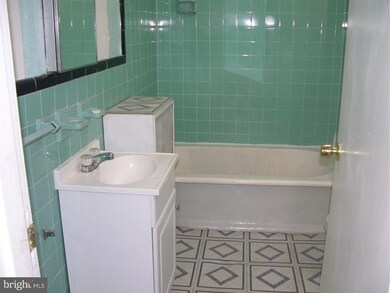 6734 N Sydenham St, Philadelphia, PA 19126 - photo 7