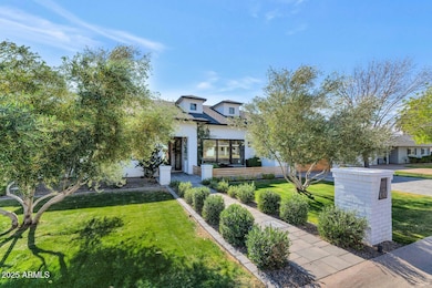 4147 E Clarendon Ave-large-005-023-4147