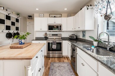 65 Ida Cir, Rochester, NH 03868 - photo 4