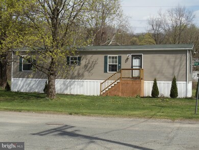 11 Pheasant Rd, Bechtelsville, PA 19505 - photo 4