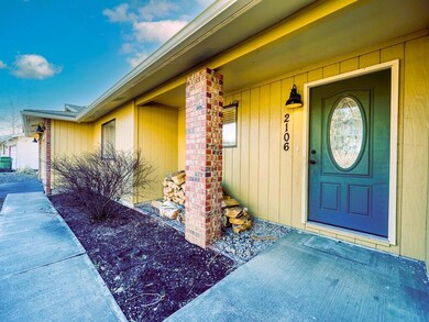 2106 Dawn Dr-02 2