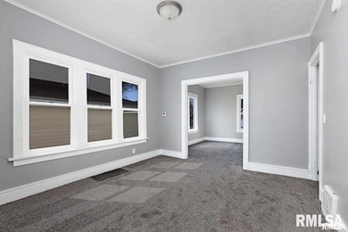 2211 Farnam St, Davenport, IA 52803 - photo 6