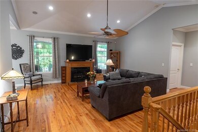 15 Holly Hill Ct, Asheville, NC 28806 - photo 4