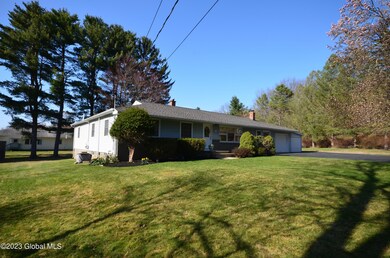 28 Nancy Dr, Troy, NY 12180 - photo 4