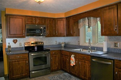 16 Lorisa Ln, Milford, NH 03055 - photo 3