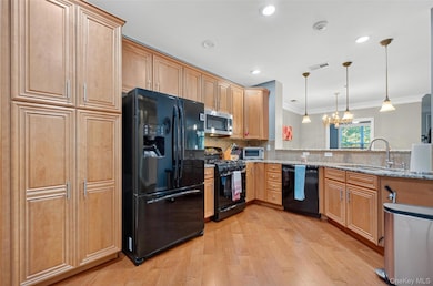 423 Regency Dr, Fishkill, NY 12524 - photo 7