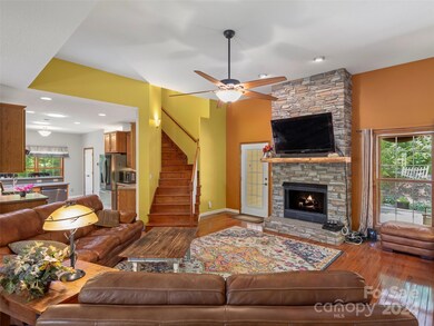 135 Buckeye Dr unit 94, Hendersonville, NC 28792 - photo 5