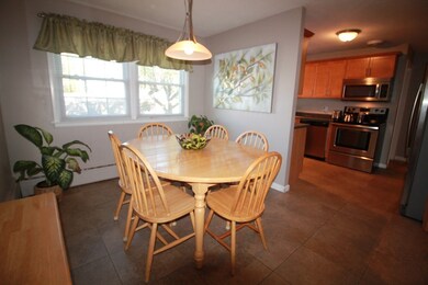 17 Moore St, Chicopee, MA 01013 - photo 2