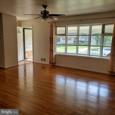 4204 Landgreen St, Rockville, MD 20853 - photo 2