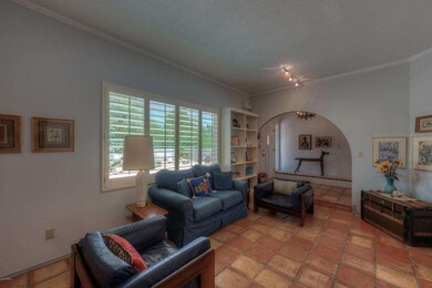 006_Living Room