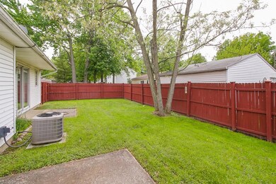 746 Grantwood Ave, Sheffield Lake, OH 44054 - photo 4