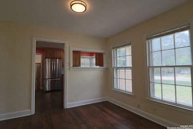 503 S Lewis Ave, Kerrville, TX 78028 - photo 5