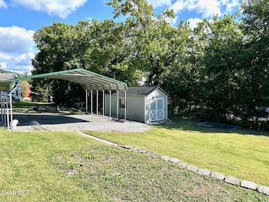 25 W 2nd St, Everett, PA 15537 - photo 4