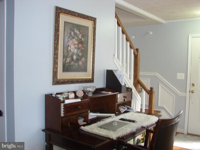 9301 Bathgate Ct, Montgomery Village, MD 20886 - photo 2