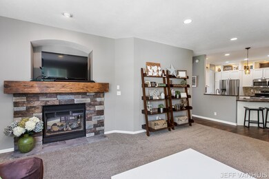 648 Cedar Square St Holland-15