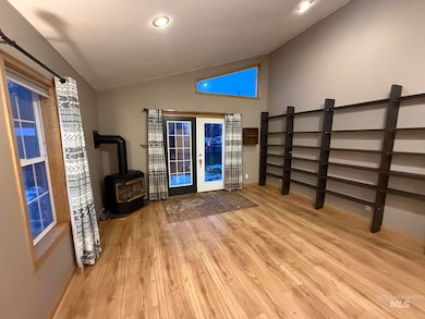 417 S Maple St, Nezperce, ID 83543 - photo 4