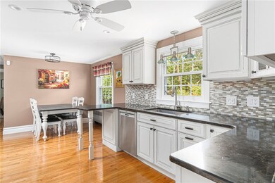 111 Lancaster Ave, Warwick, RI 02886 - photo 5