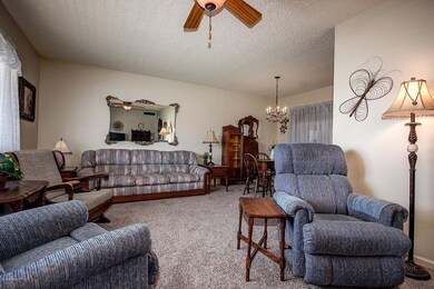 10160 W Cinnebar Ave, Sun City, AZ 85351 - photo 2