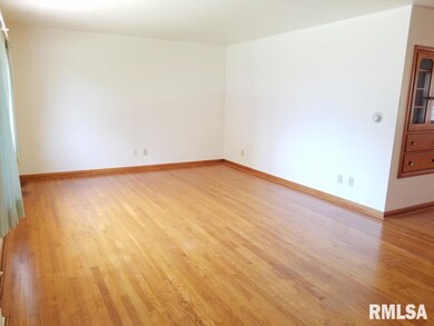 1806 W 36th St, Davenport, IA 52806 - photo 5