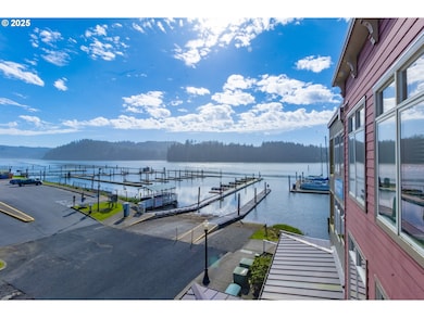 75 Harbor St unit 304, Florence, OR 97439 - photo 2