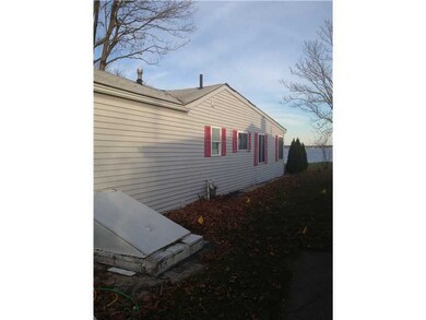 275 Namquid Dr, Warwick, RI 02888 - photo 5