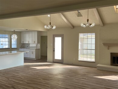 2011 Meadow Ln, Richmond, TX 77469 - photo 4