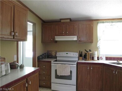 6306 Scott McDowell Dr, Asheboro, NC 27205 - photo 2