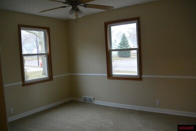 308 Moreland Ave, Mankato, MN 56001 - photo 4