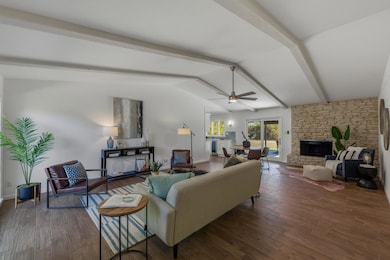 8109 Ripplewood Dr, Austin, TX 78757 - photo 4