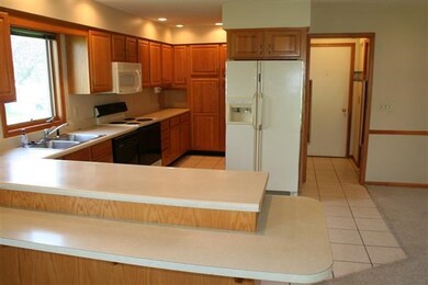 3014 Shalimar Cir, Fort Wayne, IN 46808 - photo 3