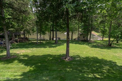 RealTourCast - J Beam - Taylorsville (16