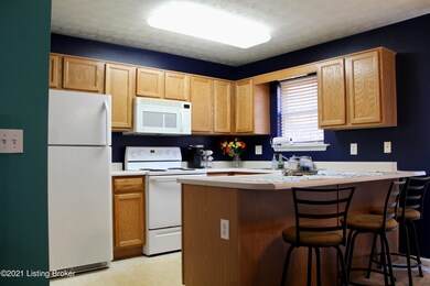 8341 Grand Trevi Dr unit 6002, Louisville, KY 40228 - photo 4