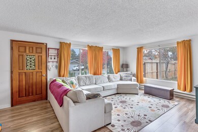 435 NE 11th St, Grants Pass, OR 97526 - photo 4